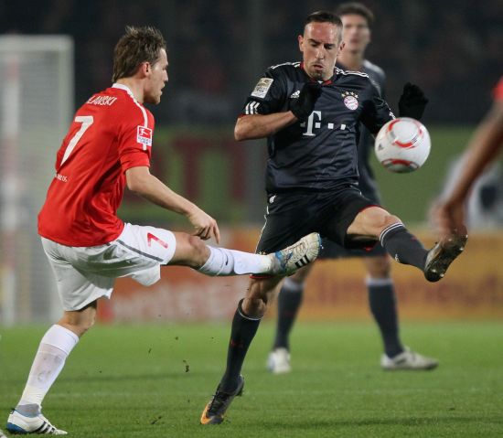 观众人次与 观众人次与